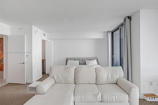 31 SE 6th St 805, Miami, FL 33131