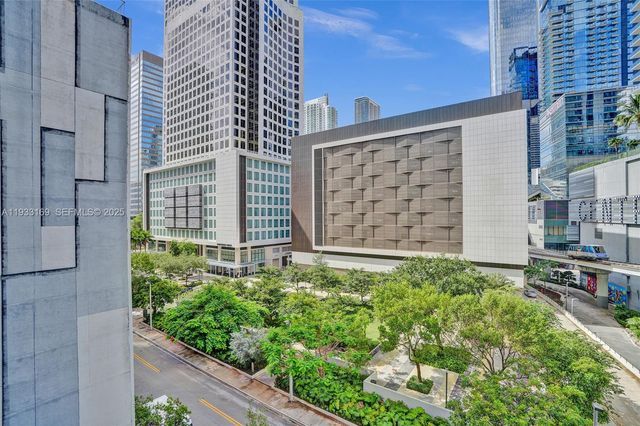 31 SE 6th St 805, Miami, FL 33131