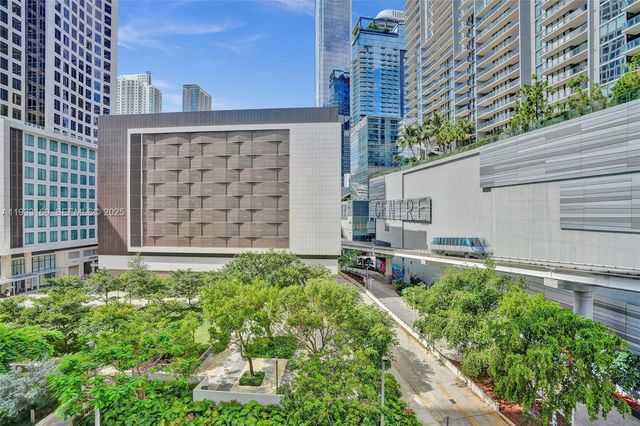 31 SE 6th St 805, Miami, FL 33131