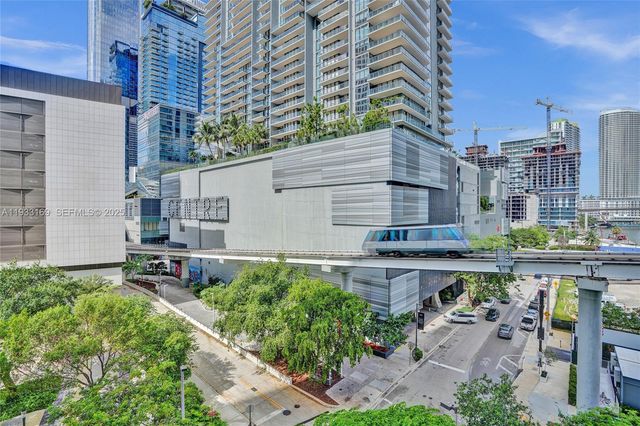 31 SE 6th St 805, Miami, FL 33131