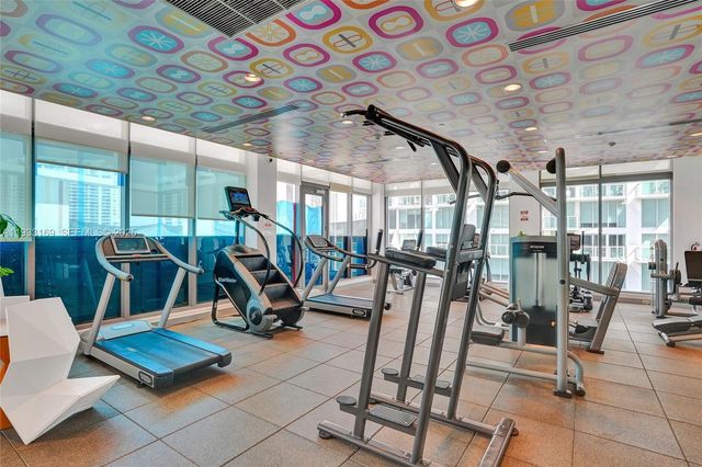 31 SE 6th St 805, Miami, FL 33131