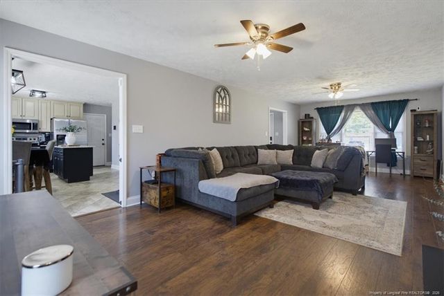 1963 Fairforest Drive, Fayetteville, NC 28304
