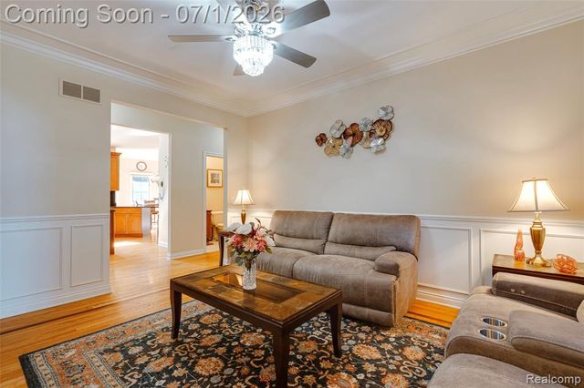 4461 Old Oak Court, Plymouth, MI 48170