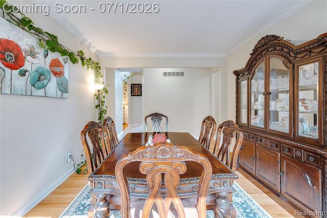 4461 Old Oak Court, Plymouth, MI 48170