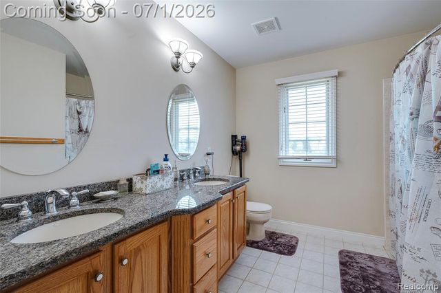 4461 Old Oak Court, Plymouth, MI 48170