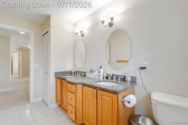 4461 Old Oak Court, Plymouth, MI 48170