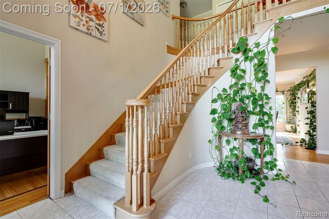 4461 Old Oak Court, Plymouth, MI 48170