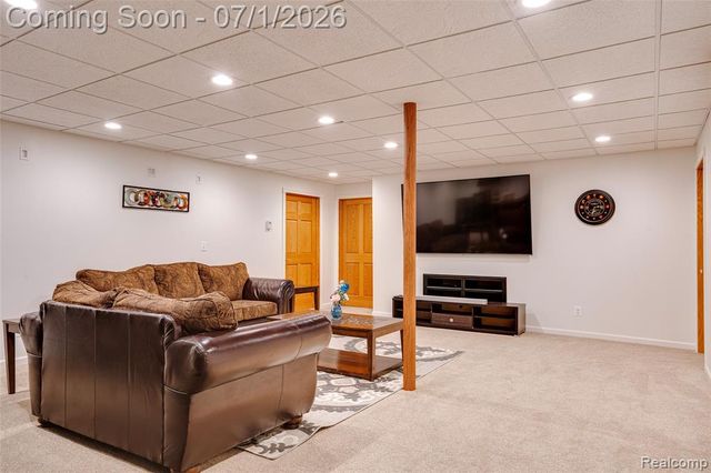 4461 Old Oak Court, Plymouth, MI 48170