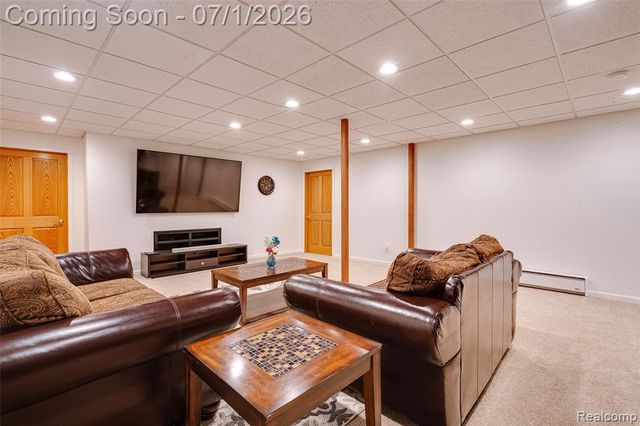 4461 Old Oak Court, Plymouth, MI 48170