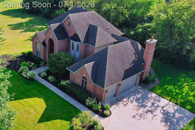 4461 Old Oak Court, Plymouth, MI 48170