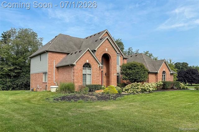 4461 Old Oak Court, Plymouth, MI 48170