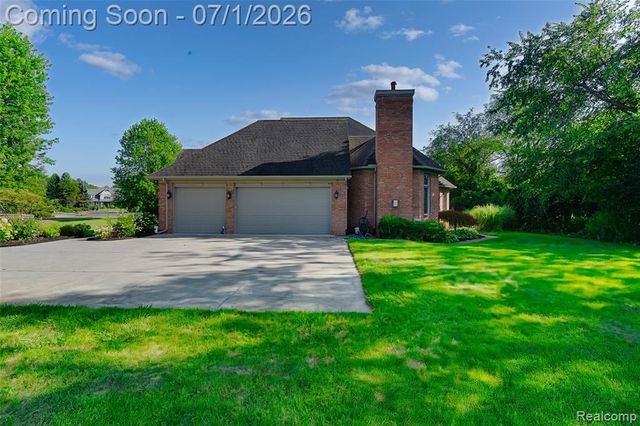 4461 Old Oak Court, Plymouth, MI 48170