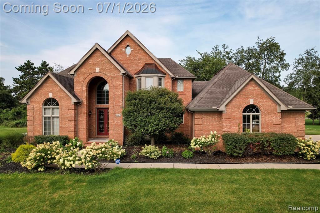 4461 Old Oak Court, Plymouth, MI 48170