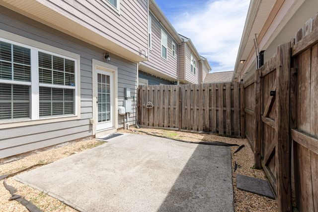 6727 Sunnywood Dr, Nashville, TN 37211