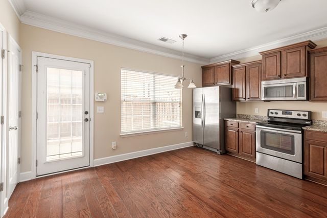 6727 Sunnywood Dr, Nashville, TN 37211