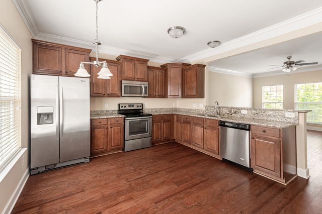 6727 Sunnywood Dr, Nashville, TN 37211