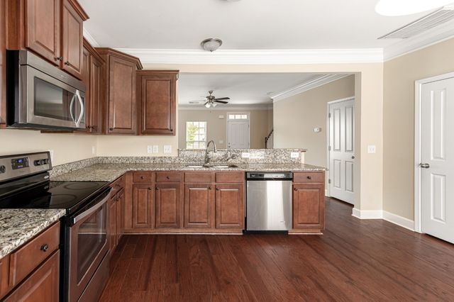 6727 Sunnywood Dr, Nashville, TN 37211