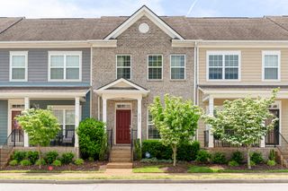 6727 Sunnywood Dr, Nashville, TN 37211