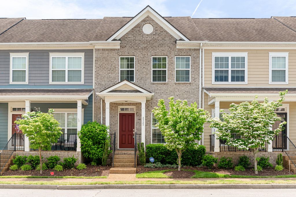 6727 Sunnywood Dr, Nashville, TN 37211
