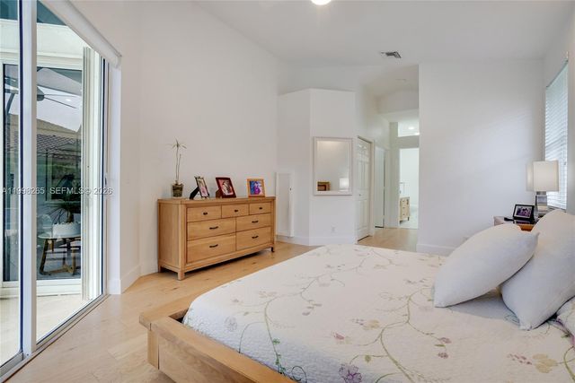 3085 Lakewood Cir, Weston, FL 33332