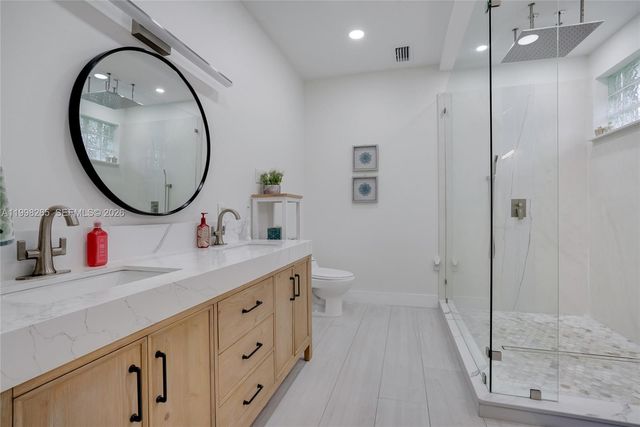 3085 Lakewood Cir, Weston, FL 33332