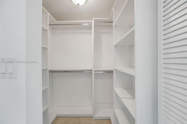 3085 Lakewood Cir, Weston, FL 33332