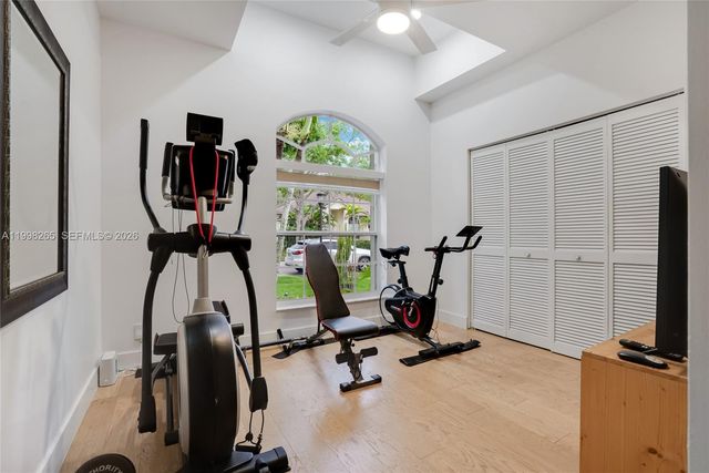 3085 Lakewood Cir, Weston, FL 33332