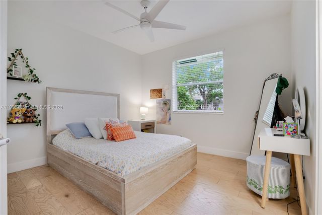 3085 Lakewood Cir, Weston, FL 33332