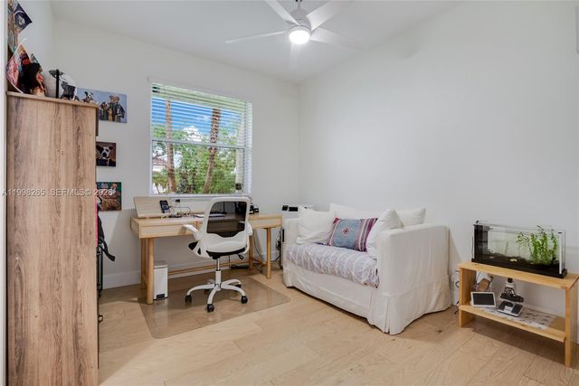 3085 Lakewood Cir, Weston, FL 33332