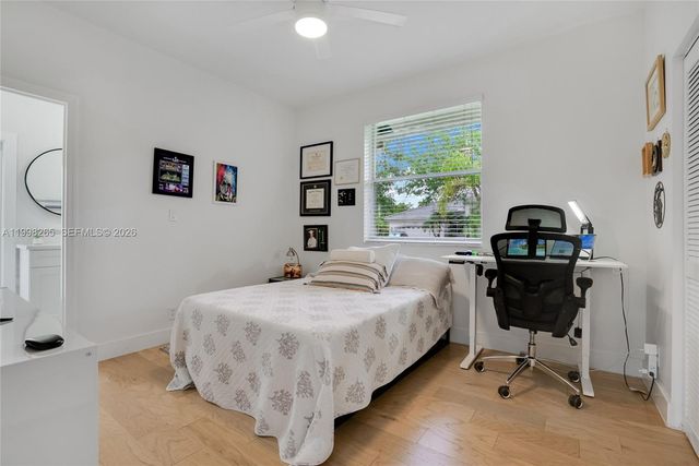 3085 Lakewood Cir, Weston, FL 33332