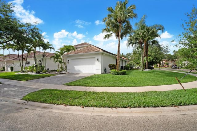 3085 Lakewood Cir, Weston, FL 33332
