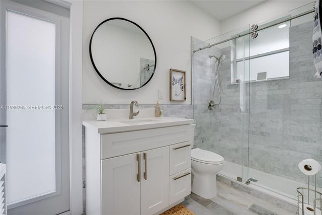 3085 Lakewood Cir, Weston, FL 33332