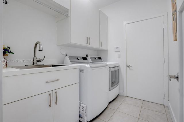 3085 Lakewood Cir, Weston, FL 33332