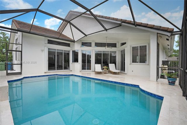 3085 Lakewood Cir, Weston, FL 33332