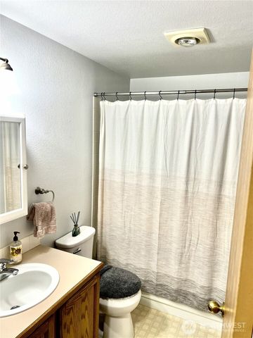 5717 60th Street Ct W, University Place, WA 98467