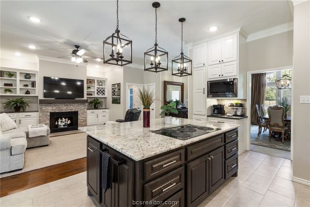 5926 Wild Horse Run, College Station, TX 77845