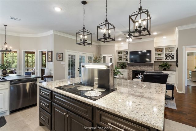5926 Wild Horse Run, College Station, TX 77845