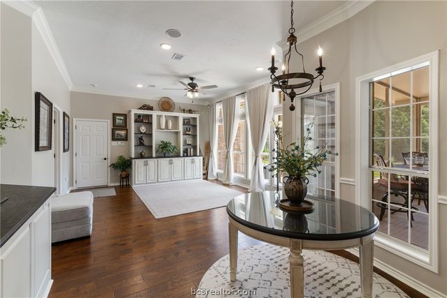 5926 Wild Horse Run, College Station, TX 77845