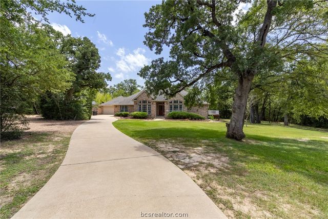 5926 Wild Horse Run, College Station, TX 77845