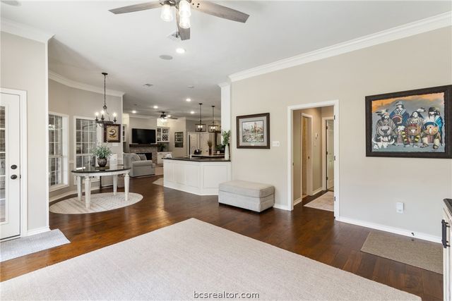 5926 Wild Horse Run, College Station, TX 77845