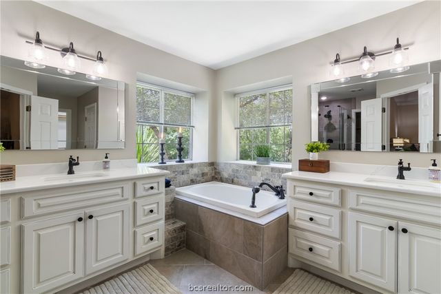 5926 Wild Horse Run, College Station, TX 77845