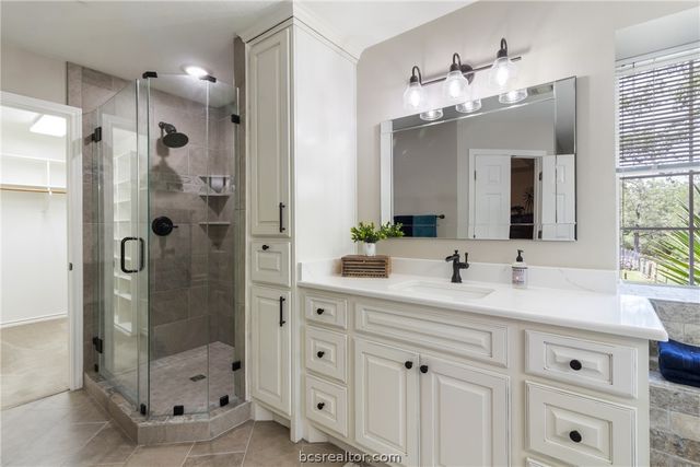 5926 Wild Horse Run, College Station, TX 77845