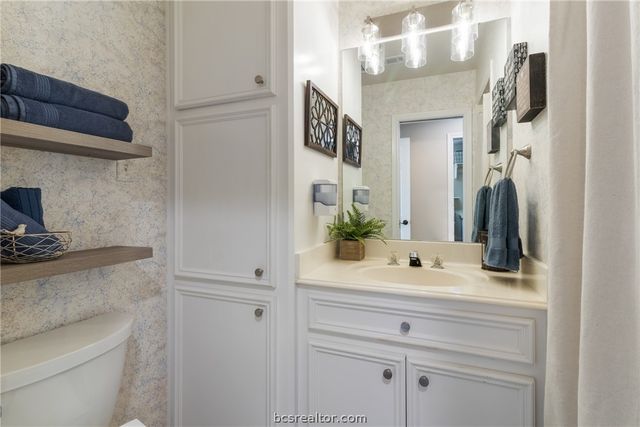 5926 Wild Horse Run, College Station, TX 77845