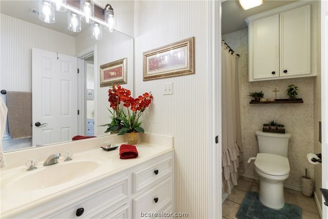 5926 Wild Horse Run, College Station, TX 77845