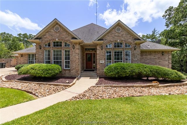 5926 Wild Horse Run, College Station, TX 77845