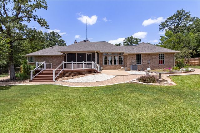 5926 Wild Horse Run, College Station, TX 77845