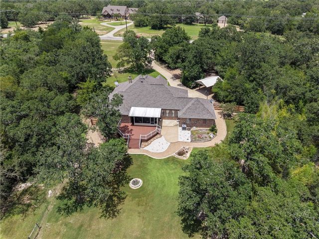 5926 Wild Horse Run, College Station, TX 77845