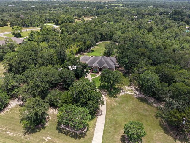 5926 Wild Horse Run, College Station, TX 77845
