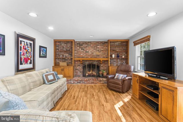 1104 FALLSMEAD WAY, Potomac, MD 20854