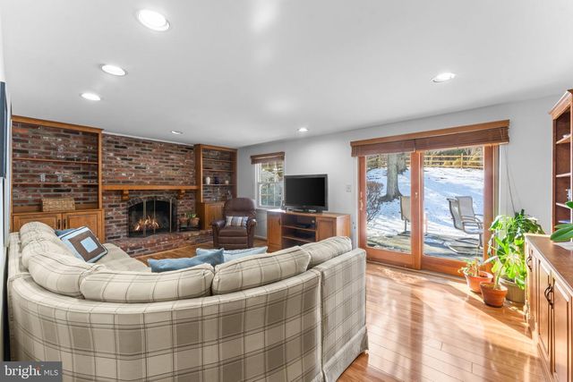 1104 FALLSMEAD WAY, Potomac, MD 20854